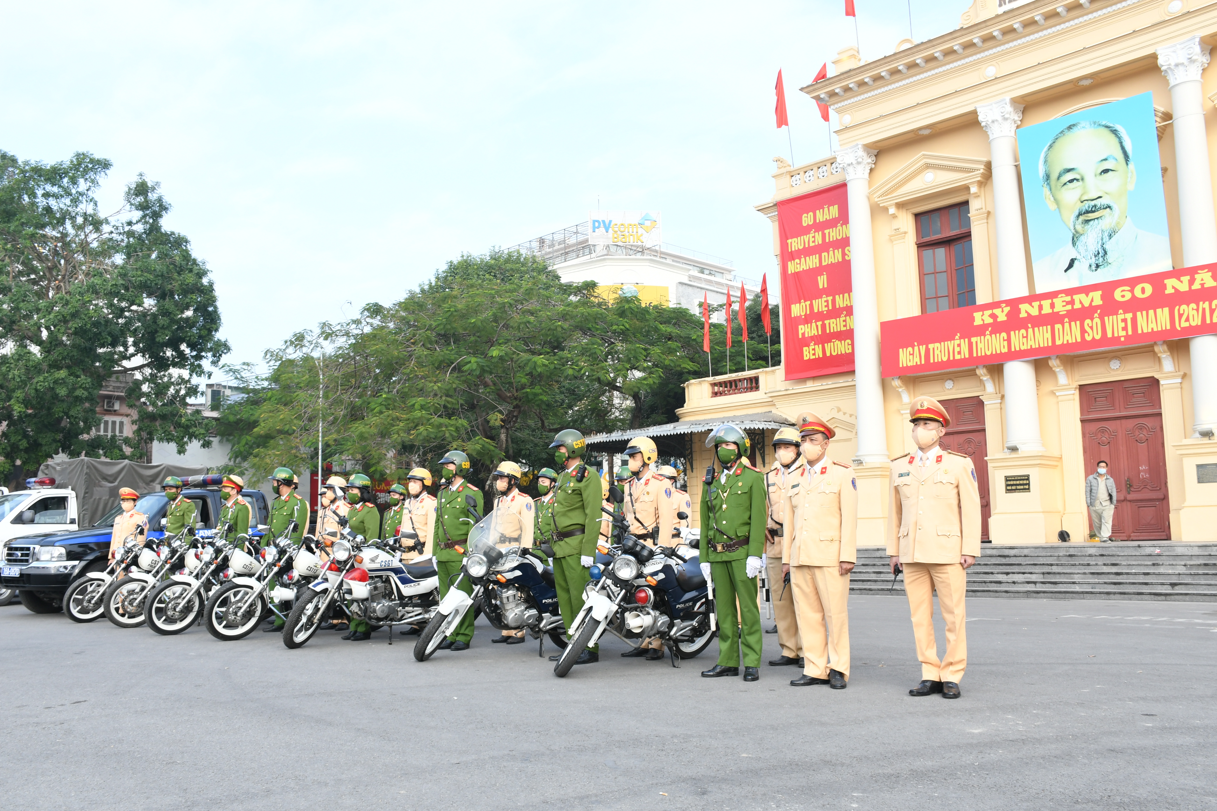 Cơ quan CSĐT Công an quận Hồng Bàng: Tìm người chứng kiến vụ hủy hoại tài sản xảy ra tại Khu B - Bến xe khách Thượng Lý